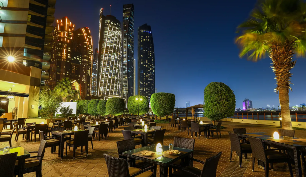 Web_Verenigde_Arabische_Emiraten_Abu_Dhabi_Downtown_Khalidiya_Palace_Beach5